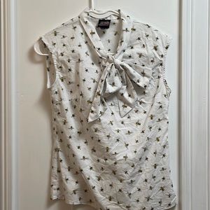 Retro luscious bee top